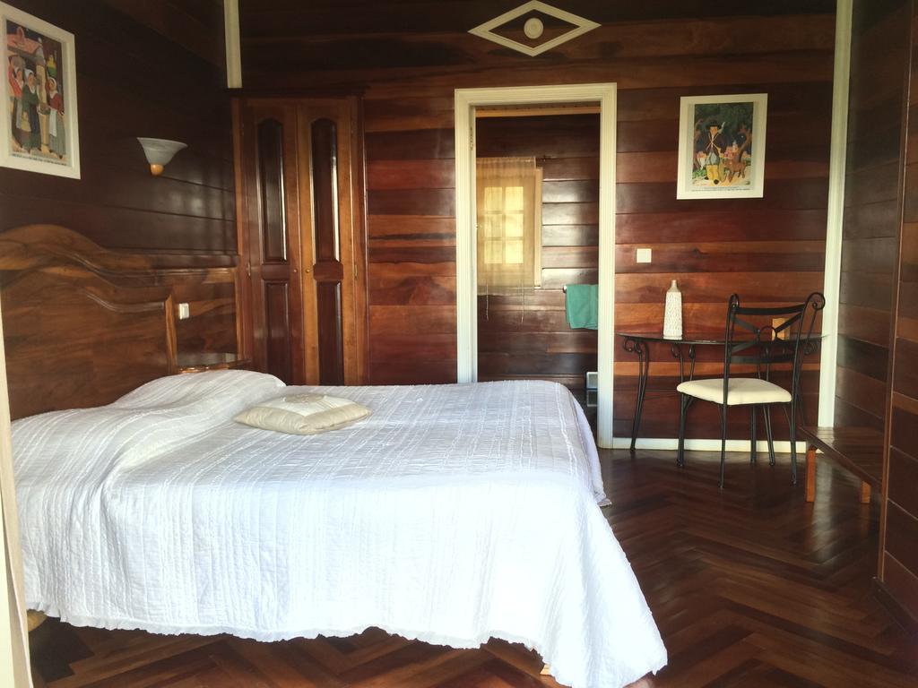 Hotel Le Bois Rouge Cilaos Zimmer foto